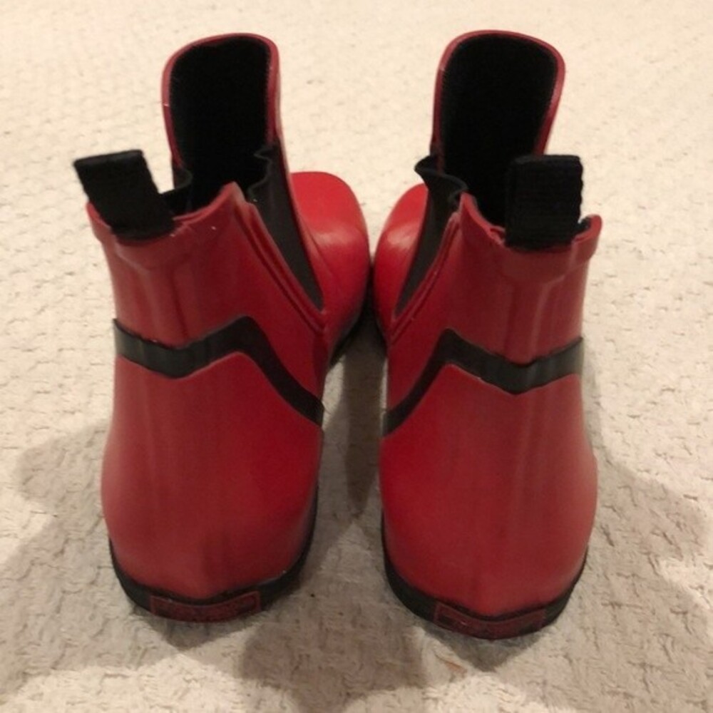 Andre Assous Chelsea Style Red Rain Boots Size 8 - Picture 5 of 9